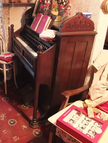 Photo of free 2 small organs, from chapels (Trecastle LD3) #2