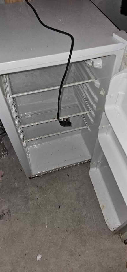 Photo of free Under counter fridge. (Barclay Hills BB11) #2