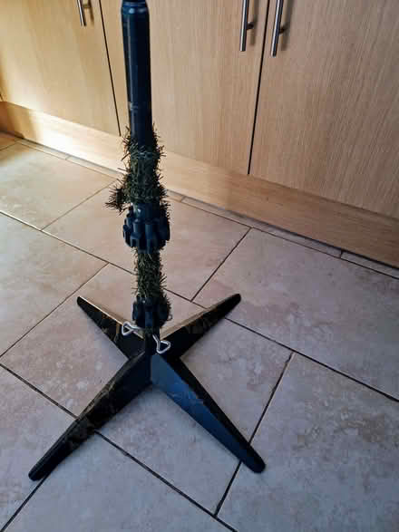 Photo of free 6ft artificial Christmas tree. (Twyford RG10) #4