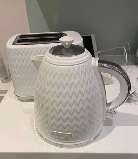 Photo of free White kettle and toaster Daewoo (Southend on sea Essex) #3