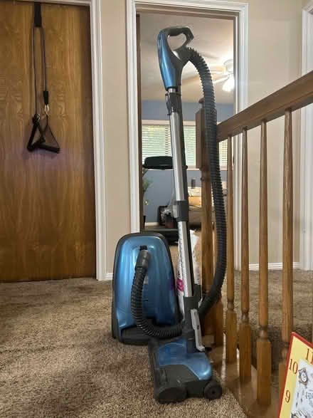 Photo of free Kenmore vacuum cleaner (Brookforest, SE Houston) #1