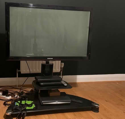 Photo of free TV Stand (SE15) #1