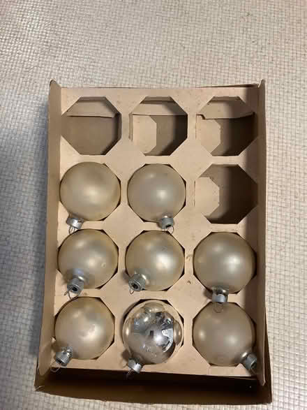 Photo of free 9 “Pearl” clouded Christmas balls (Fair Haven) #1