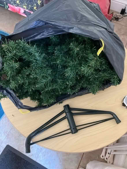 Photo of free 6ft artificial Christmas tree (Seaside BN22) #2