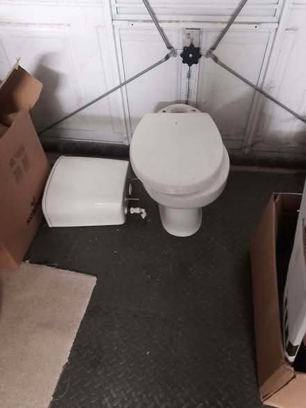 Photo of free Toilet (Franche DY11) #1