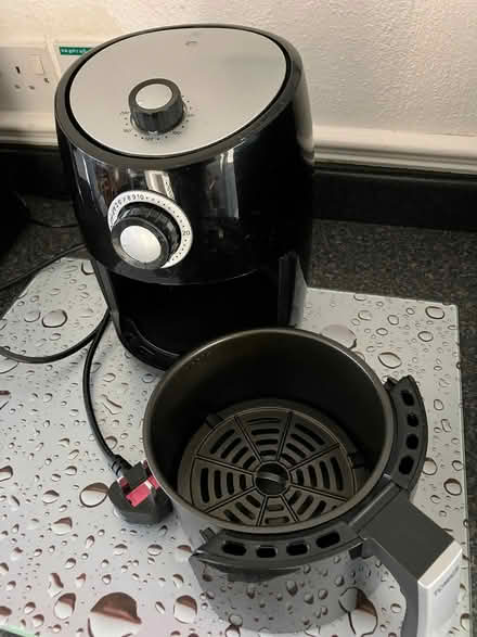 Photo of free Air Fryer (Basildon SS14) #1