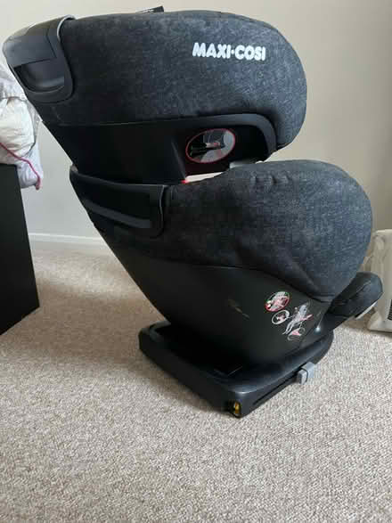 Photo of free Maxi Cosí Booster Seat (Se6 4yp) #2