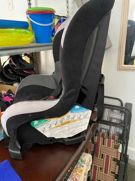 Photo of free car seat (Durham (near 55 whole foods)) #2