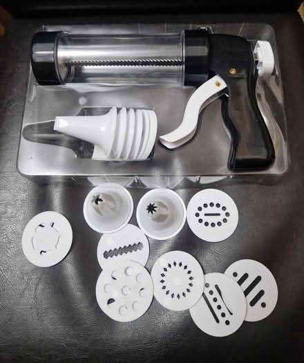 Photo of free Kitchen Utensil for Piping Icing (Shoeburyness (SS3)) #1