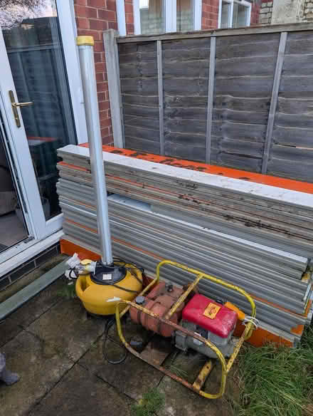 Photo of free Generator and garden light (Nuneaton CV10) #1