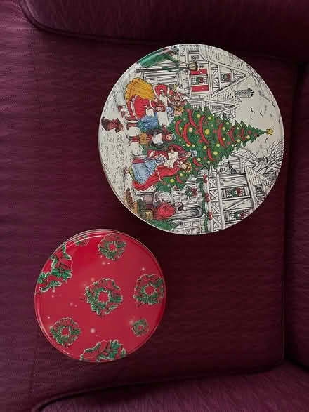 Photo of free Four Christmas tins (Kings Contrivance, Columbia) #2