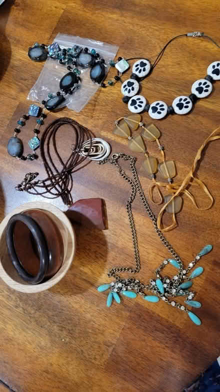 Photo of free Womens jewelry & accessories (Aberdeen by train station) #1