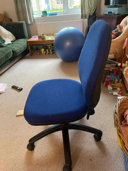 Photo of free Blue wheely desk chair (CB4) #2