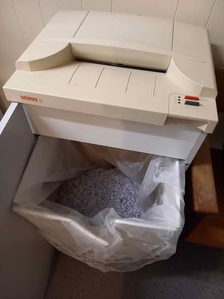 Photo of free Paper shredder (Burnham near Tesco) #1