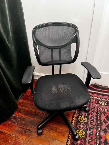 Photo of free Office chair (Barrytown/Red Hook 12507) #1