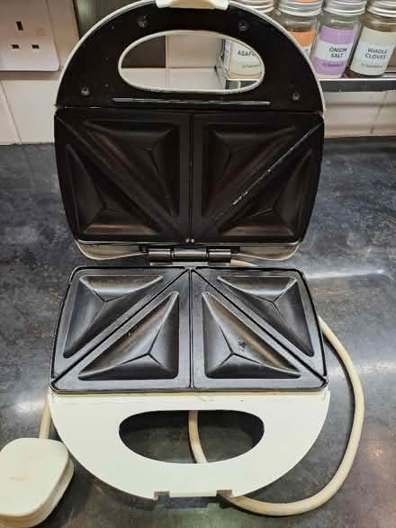 Photo of free Sandwich toaster (Stanstead Abbotts SG12) #2