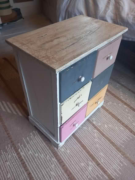 Photo of free Cute small drawers/bedside table (HR1) #2