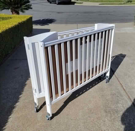 Photo of free used baby crib #1