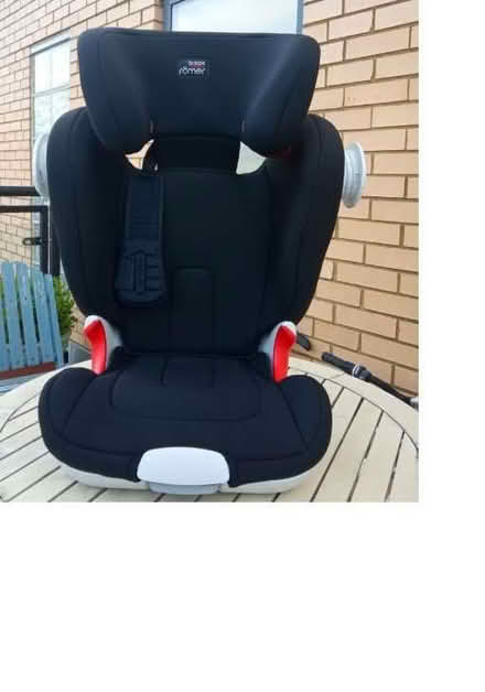 Photo of free Britax Römer car seat Kidfix XP (SICT) group 2 / 3 (Crystal Palace SE19) #1