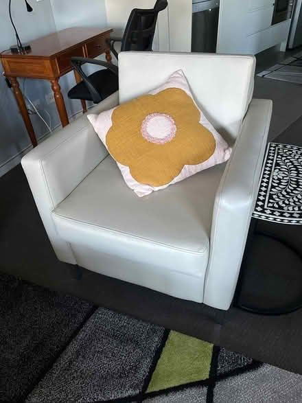 Photo of free 3 piece lounge suite sofa brd (South Brisbane) #1