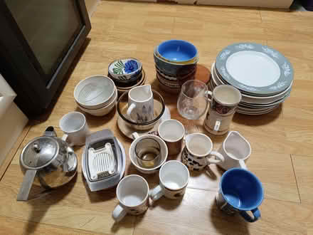 Photo of free Various Crockery and Teapot (Botley OX2) #1