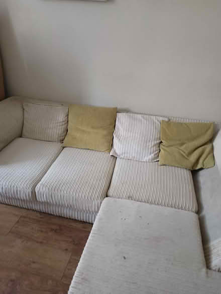 Photo of free Sofa - cream (RM3 9EP) #1