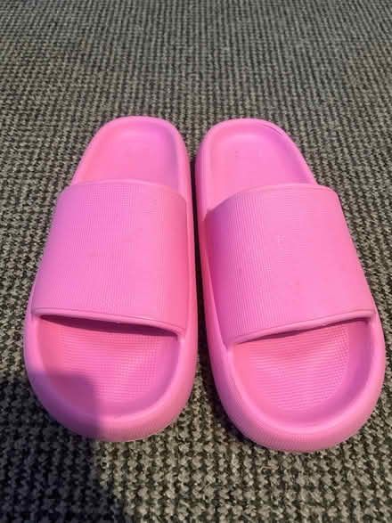 Photo of free Size 6 sliders (Axminster) #1