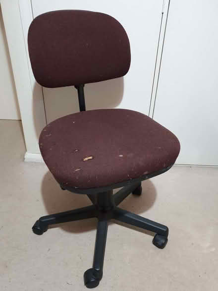 Photo of free Button-back office chair with castors - brown (St Pauls Ward GU15) #1