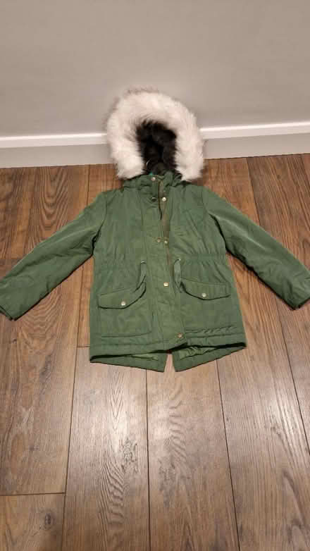 Photo of free Girls green winter coat. 8-9 years (KT3 - Motspur Park) #1