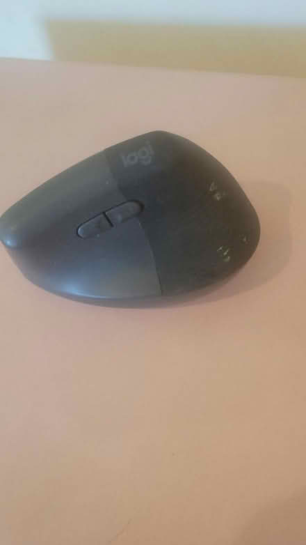 Photo of free Logi wireless mouse (Capitol Hill) #1