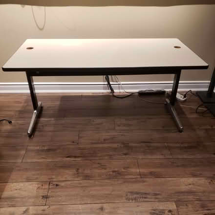 Photo of free Large desk (West Oakville) #1