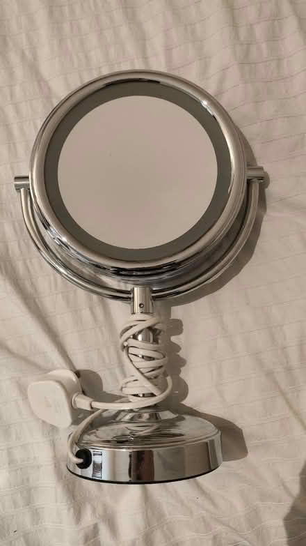 Photo of free Makeup mirror (SW11 3 (Battersea Square)) #2