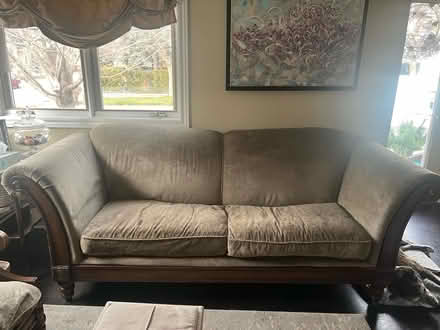 Photo of free Sofa to gift (Old Ottawa East) #1