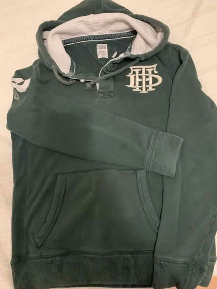 Photo of free Men’s hoodie (TW2) #4