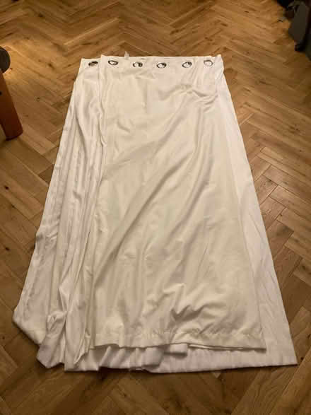 Photo of free Pair of white curtains (SE9) #1