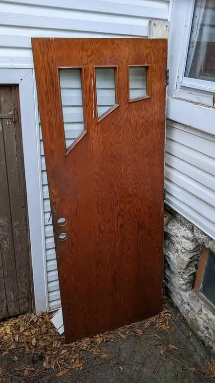 Photo of free Door and screen door (Hintonburg) #4