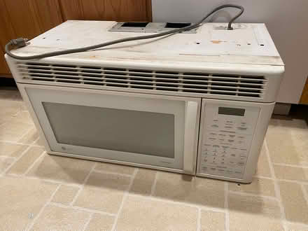 Photo of free Microwave Functional (Old Greenwich, CT Common Condo) #3