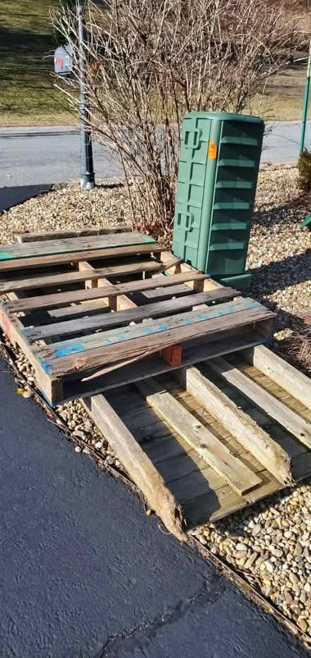 Photo of free Wood Pallets (Pelham NH, off Mammoth Rd) #1