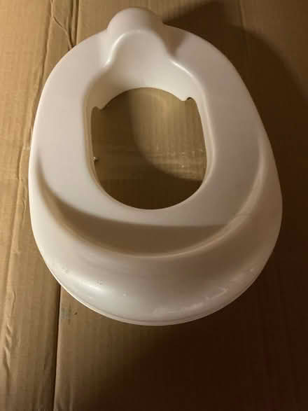 Photo of free White children’s toilet seat (Lythbank SY3) #1