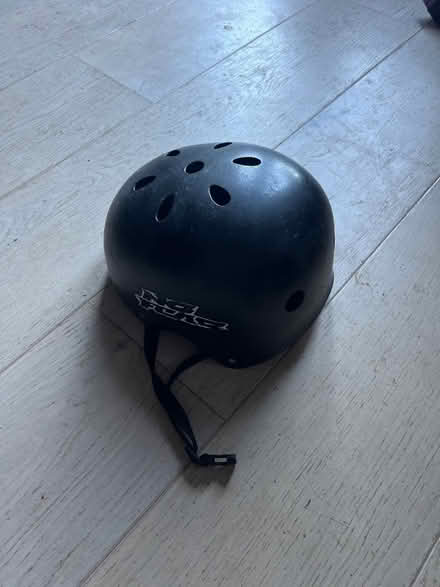 Photo of free Kids skate/bike helmet (HP22 Wendover) #1