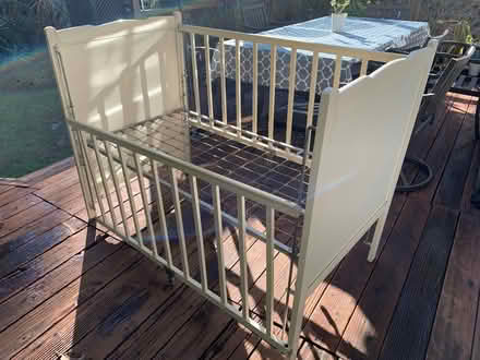 Photo of free Baby crib (Berkeley-Elmwood) #1