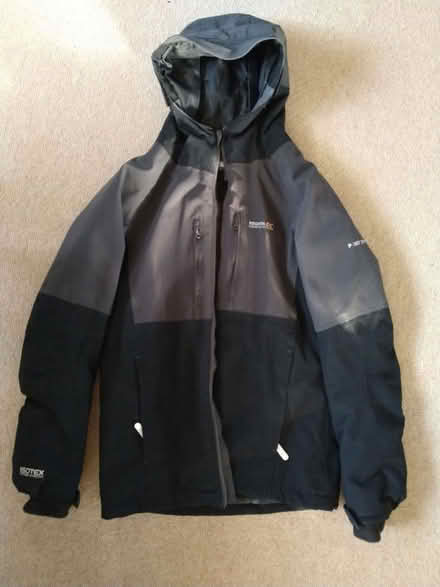 Photo of free Boy's coat - zip needs replacing (Abingdon OX14) #1