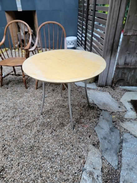 Photo of free handstand support, chairs/table (Sun Valley) #1