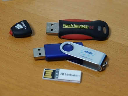 Photo of free Three small USB thumb drives (16, 4 & 4GB) (Dean EH4) #1