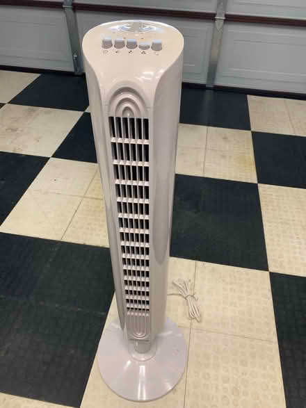 Photo of free Oscillating tower fan (North Dearborn Heights) #1