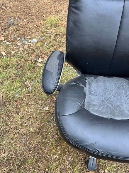 Photo of free Black office chair (Schooleys mountain) #3