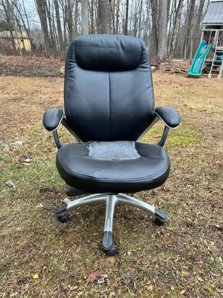 Photo of free Black office chair (Schooleys mountain) #1