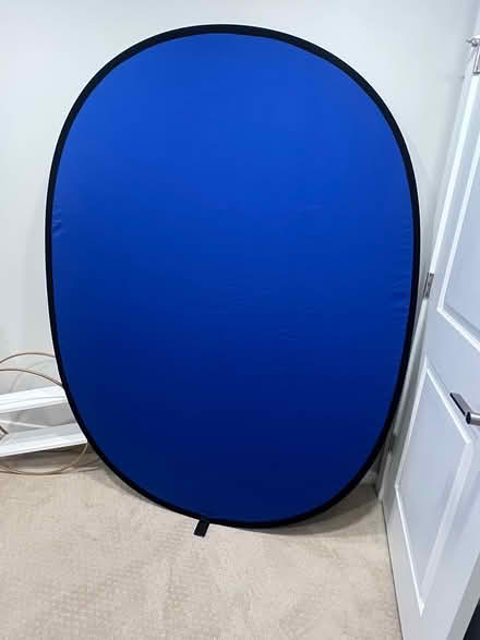 Photo of free Large pop-up green and blue screen (Princeton) #2