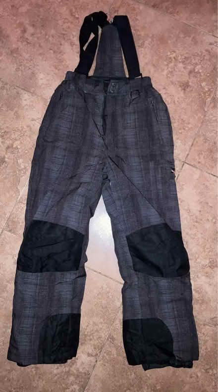 Photo of free L 14/16 snow pants (Lee Chapel & Ffx Co Pkwy) #1