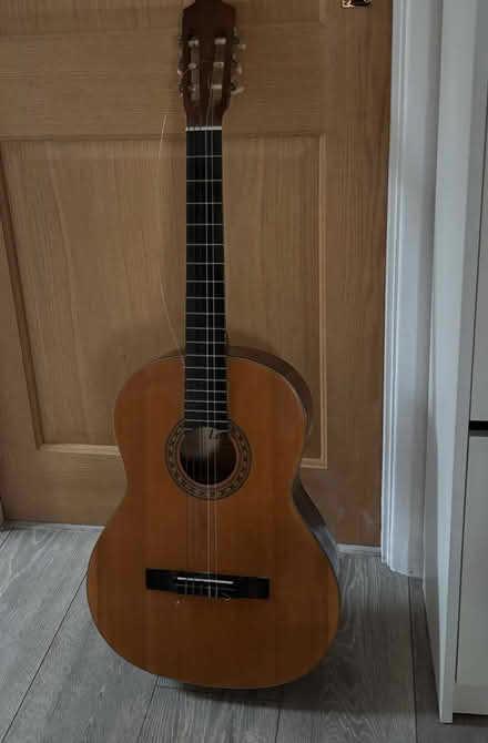 Photo of free Acoustic guitar (HP5 Chesham) #1